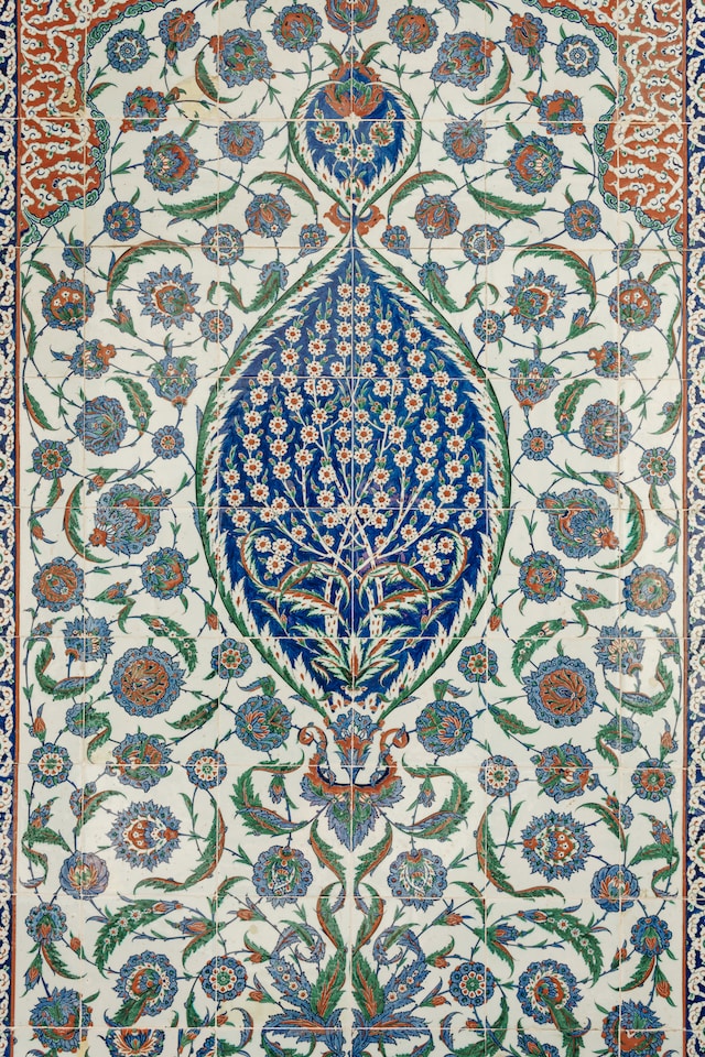 Tips for selecting the right size and shape of wool rug for your space